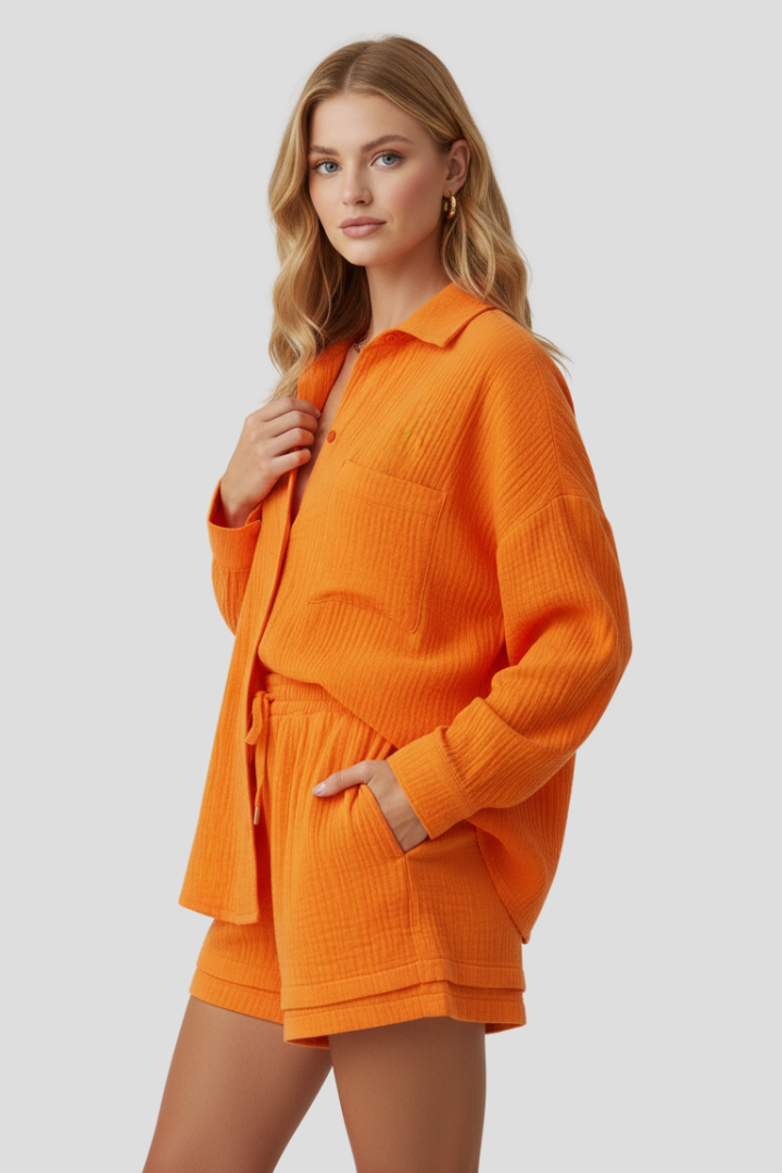 Dame todelt sæt med oversized bluse og muslin-shorts