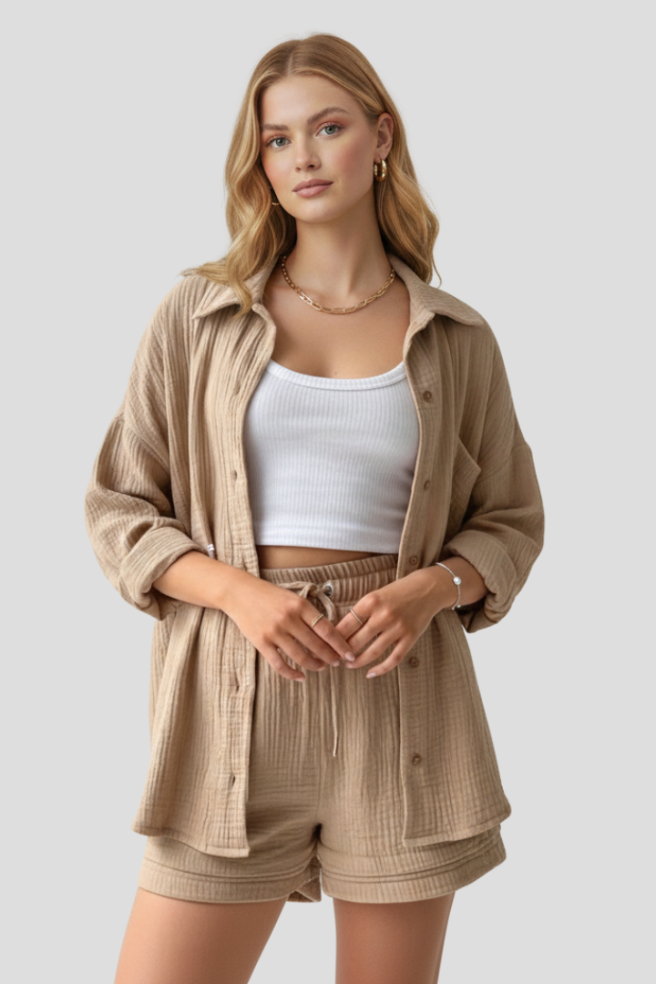 Dame todelt sæt med oversized bluse og muslin-shorts