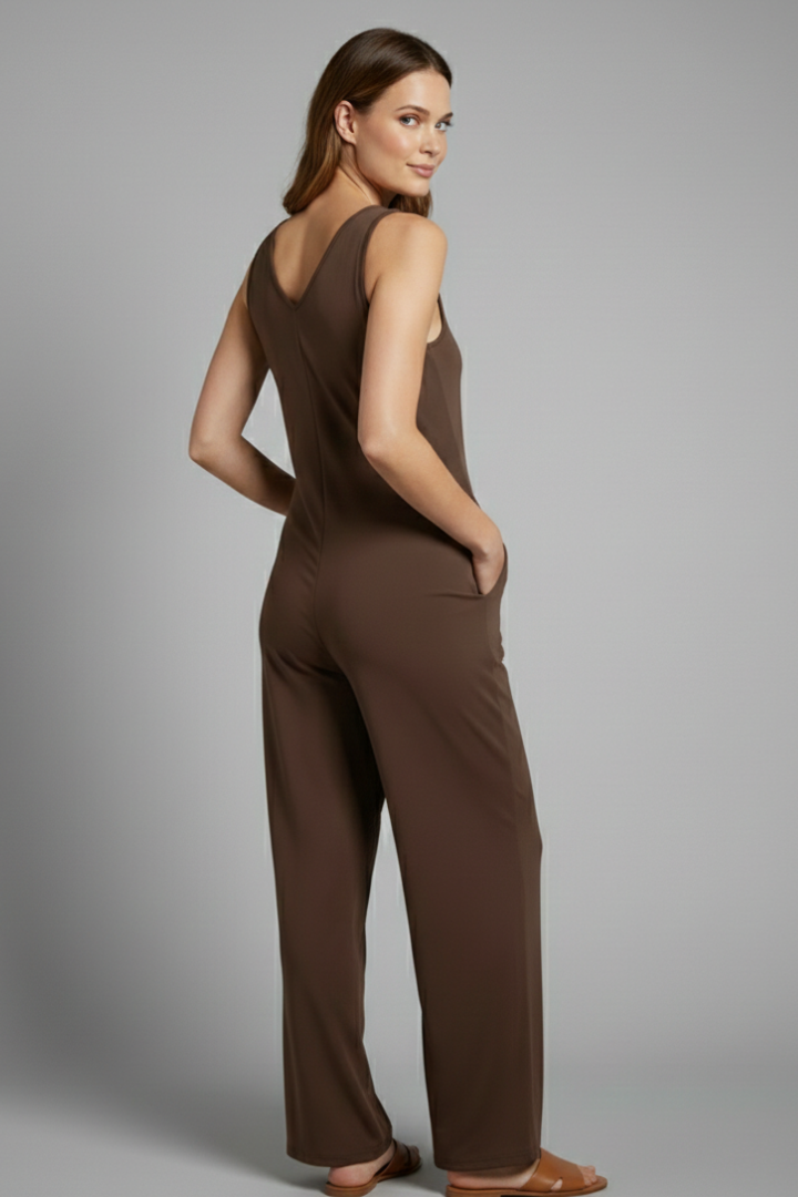 Dame jumpsuit med V-udskæring og ærmeløst snit