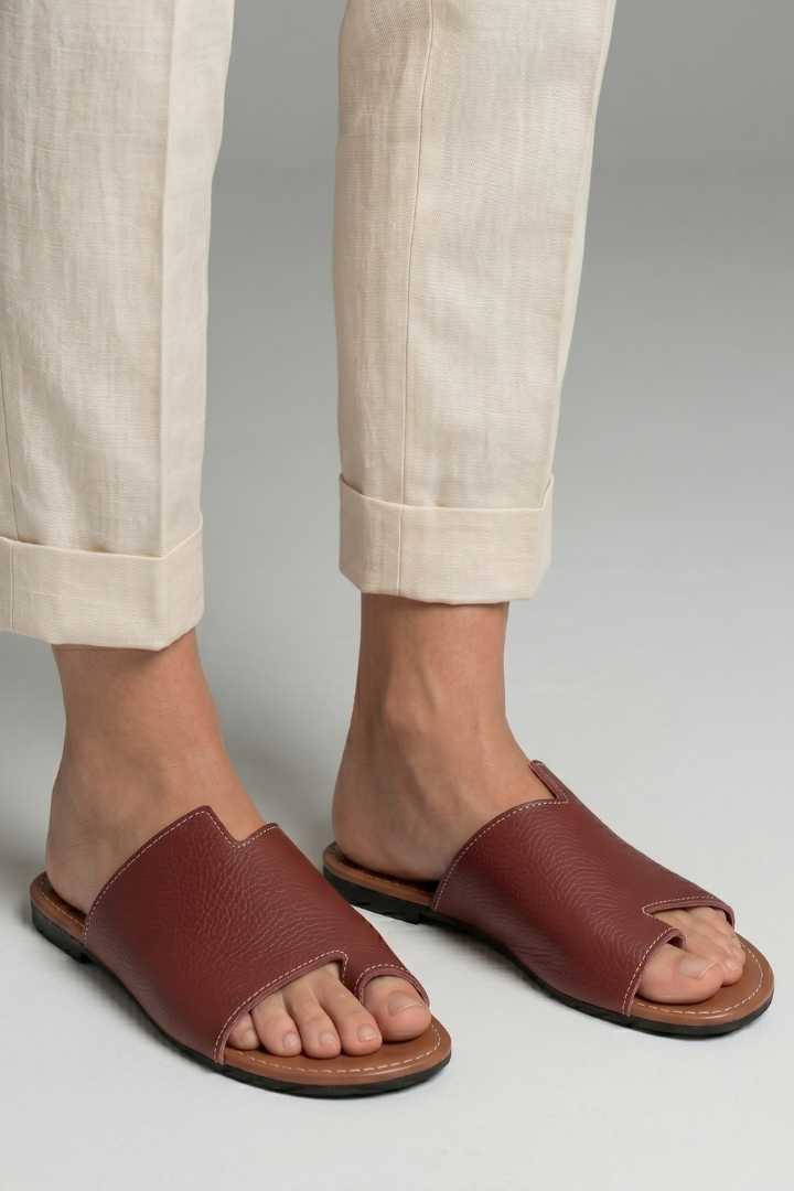 Dame lædersandaler med åben tå og slip-on