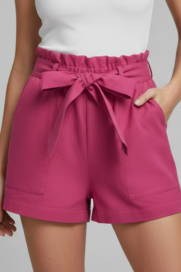 Dame shorts med bindebånd i taljen og sidelommer