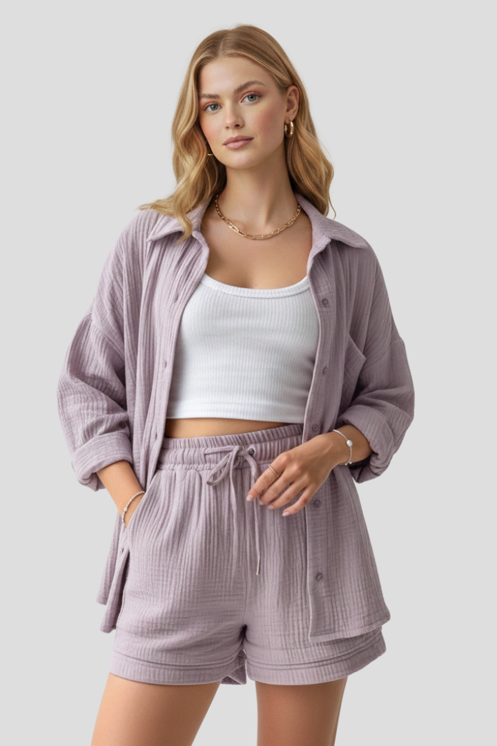 Dame todelt sæt med oversized bluse og muslin-shorts