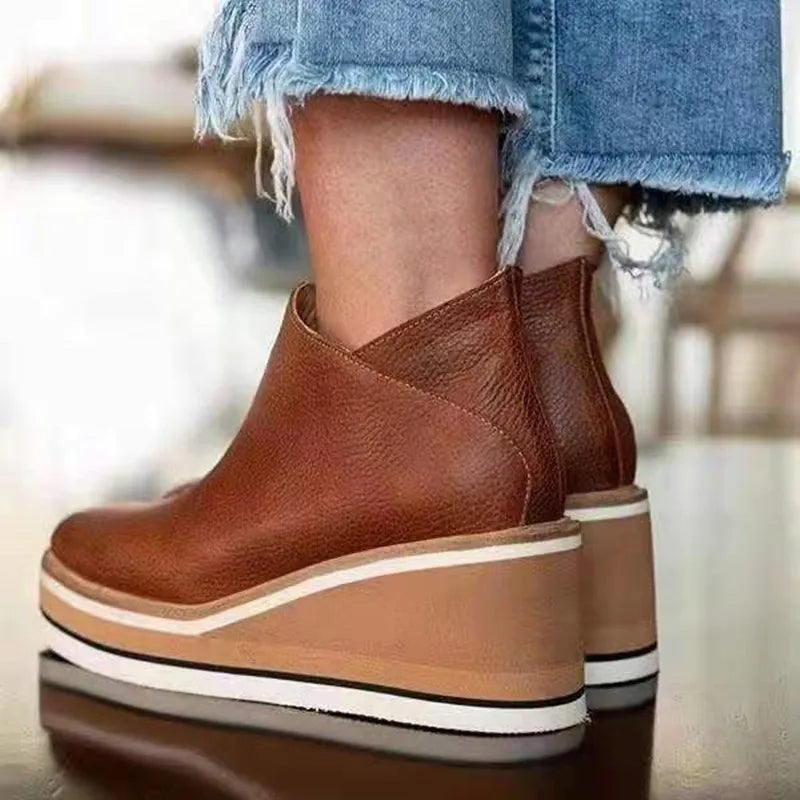 Riva | Women's Platform Slip-On Chelsea Boots