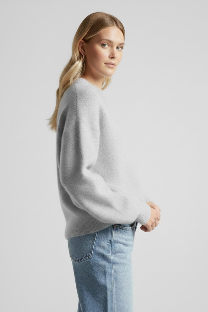 Emerald | Women’s Knitted Sweater with Round Neckline and Dropped Shoulders