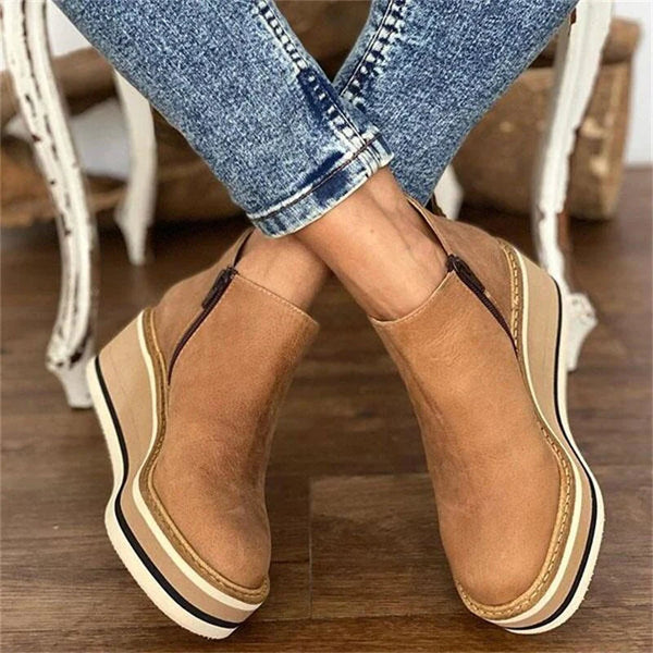 Riva | Women's Platform Slip-On Chelsea Boots