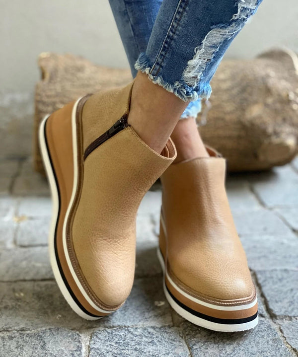 Riva | Women's Platform Slip-On Chelsea Boots