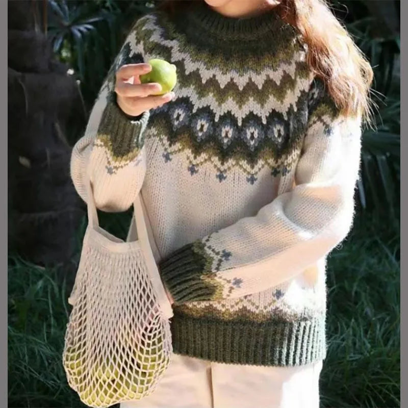 Bronwyn | Women's Jumper for Everyday Wear in White and Green