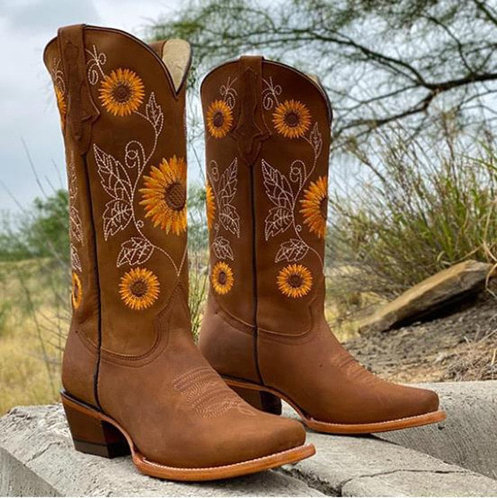Isabella | Women's Embroidered Western Boots image 3