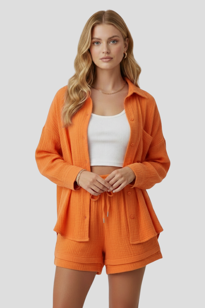 Dame todelt sæt med oversized bluse og muslin-shorts