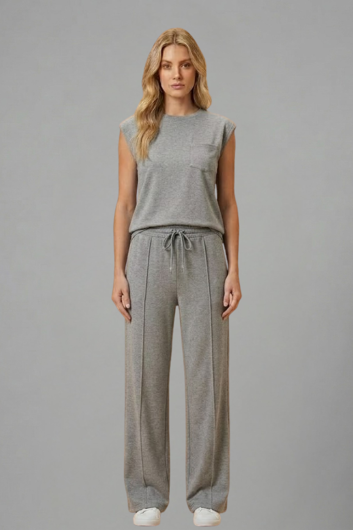 Dame loungewear sæt med elastik i taljen og korte ærmer
