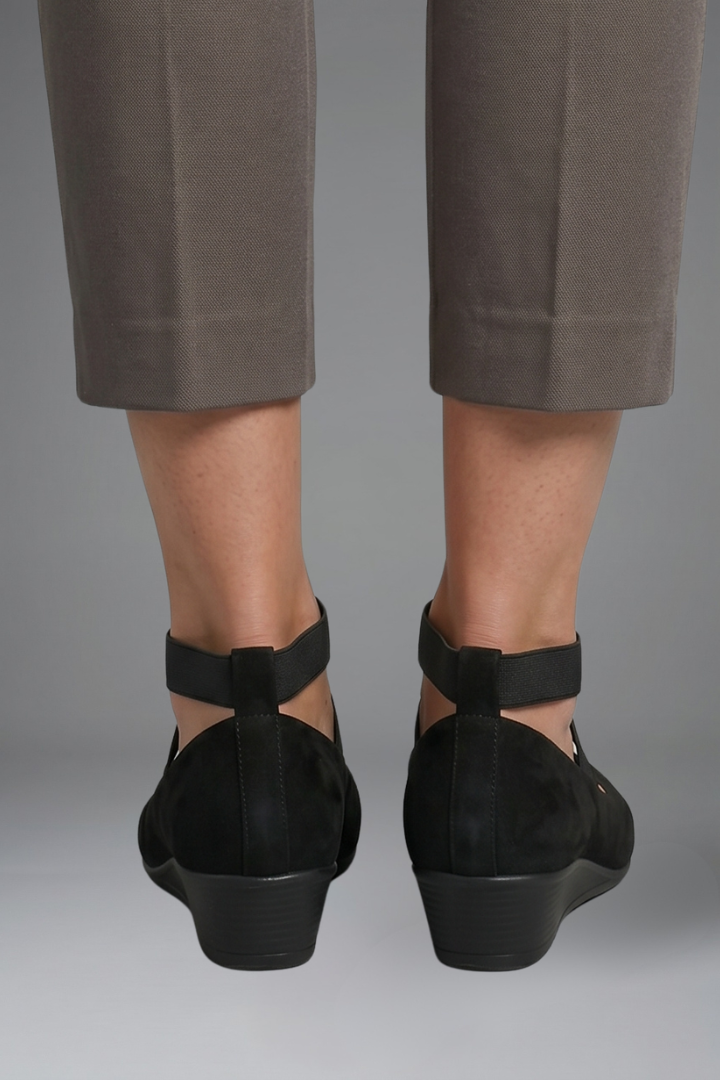 Rohesia | Women's Orthopedic-Style Flat Shoes with Slip-On Design for Everyday Wear