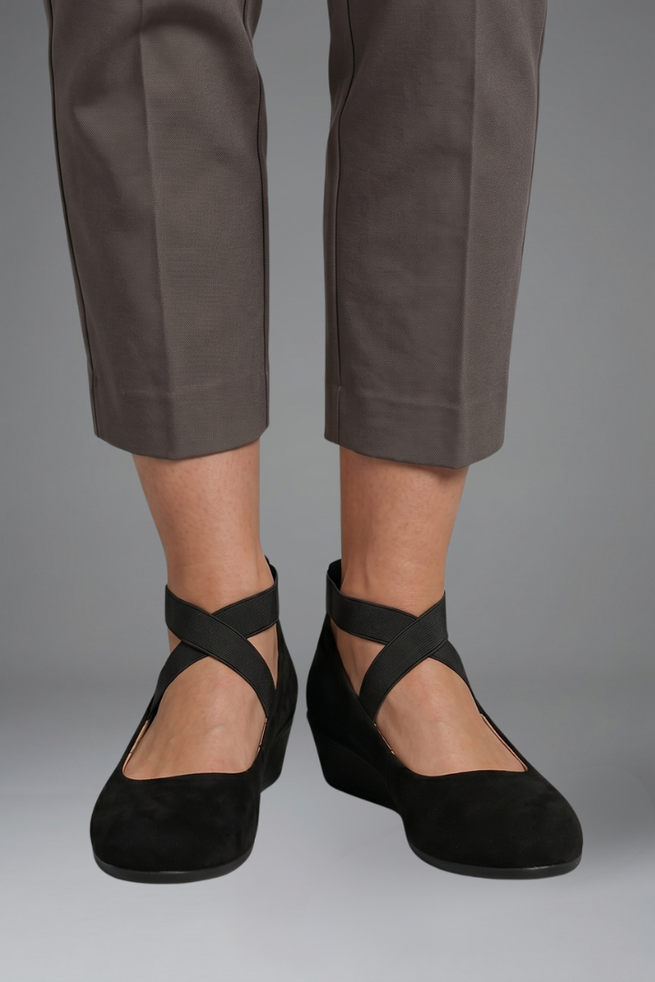 Rohesia | Women's Orthopedic-Style Flat Shoes with Slip-On Design for Everyday Wear