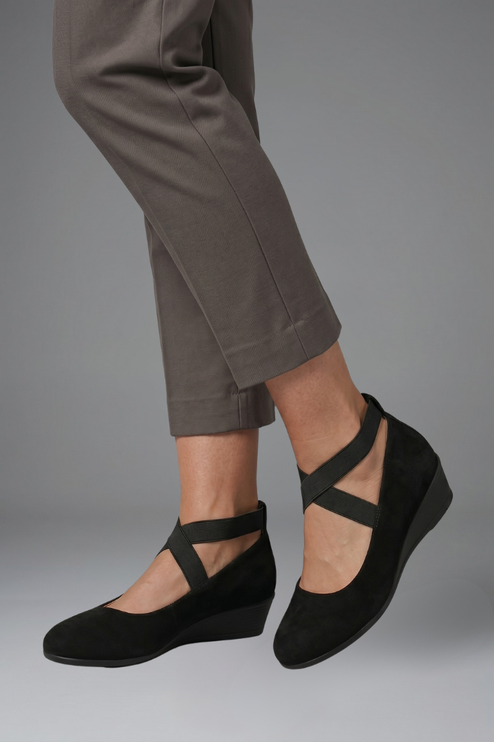 Rohesia | Women's Orthopedic-Style Flat Shoes with Slip-On Design for Everyday Wear