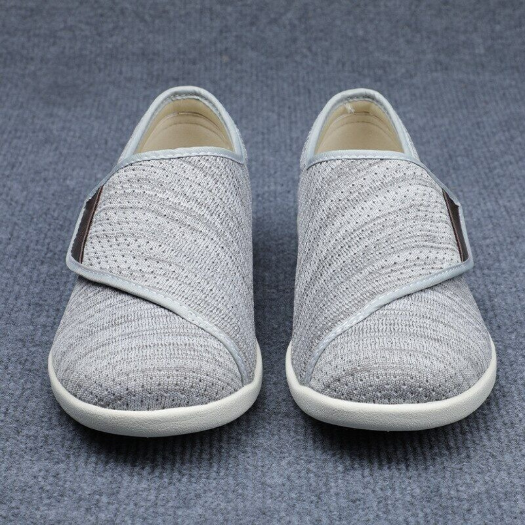 Una | Women's Adjustable-Strap Wide-Fit Walking Shoes