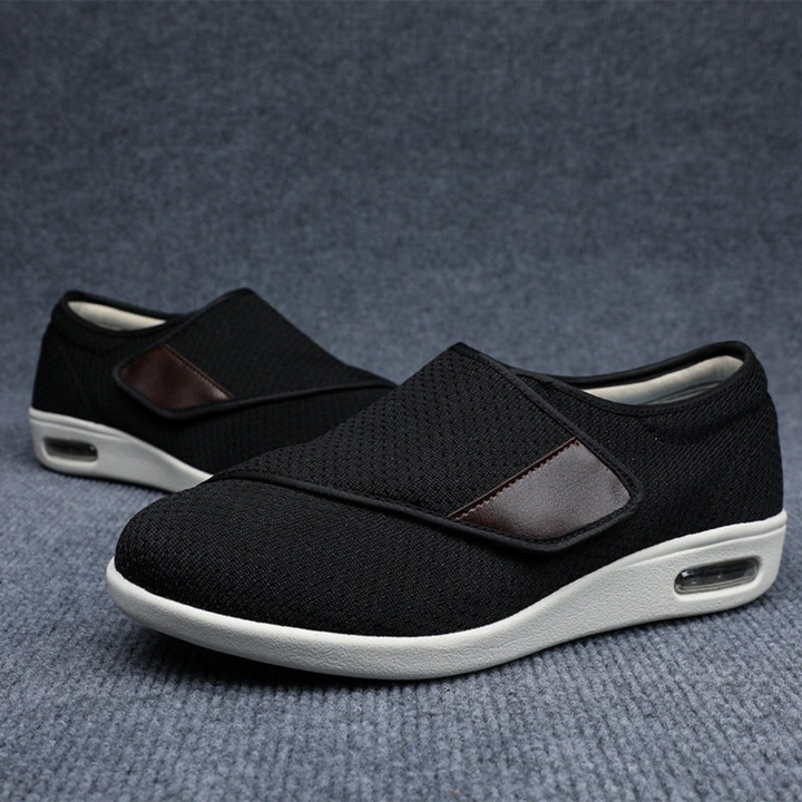 Una | Women's Adjustable-Strap Wide-Fit Walking Shoes