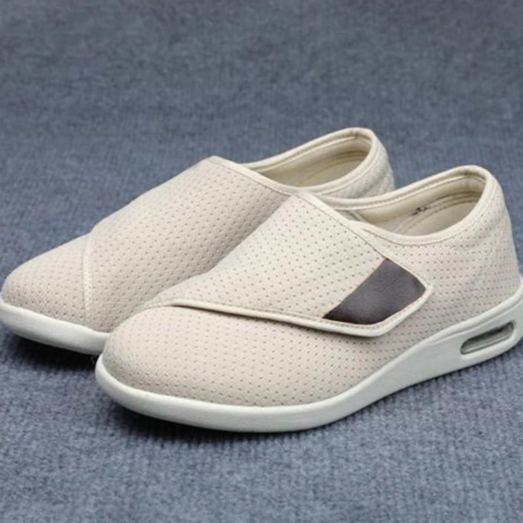 Una | Women's Adjustable-Strap Wide-Fit Walking Shoes