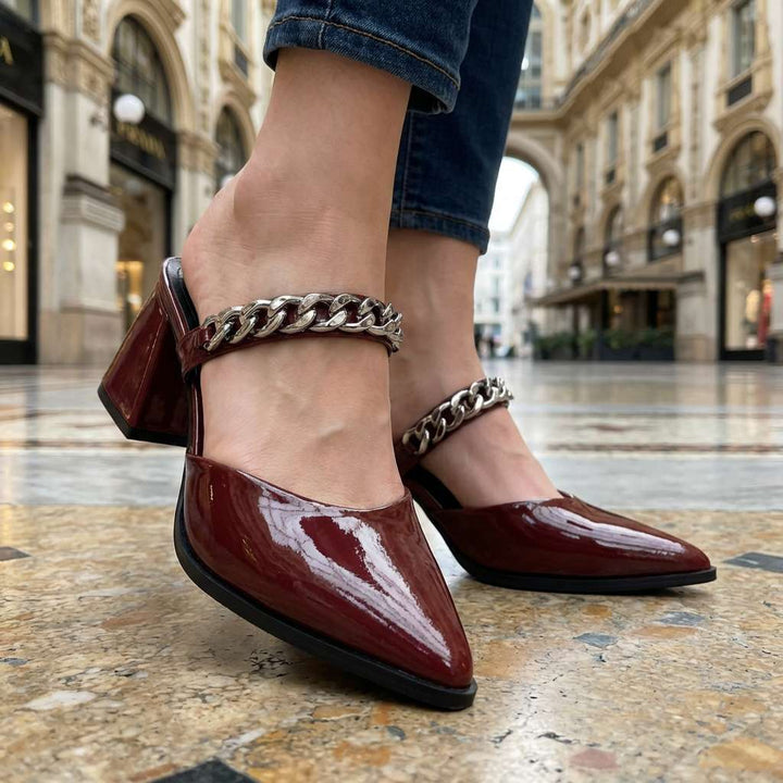Vondrine | Women's Chain-Strap Pointed Pumps