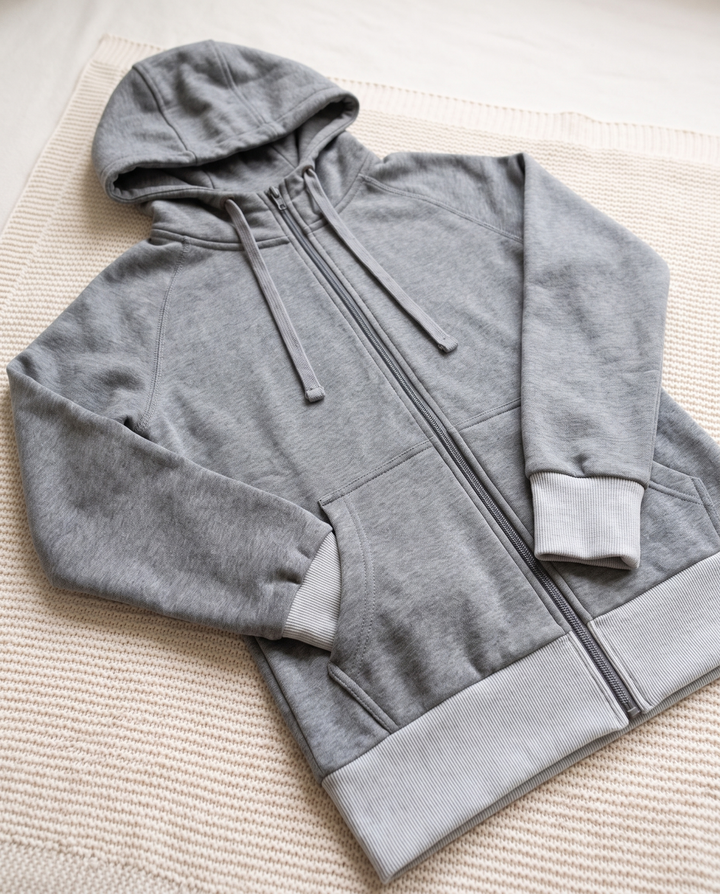Maiwenn | Women's Zip-Front Pet Carrier Hoodie with Side Entry Pouch - Gray