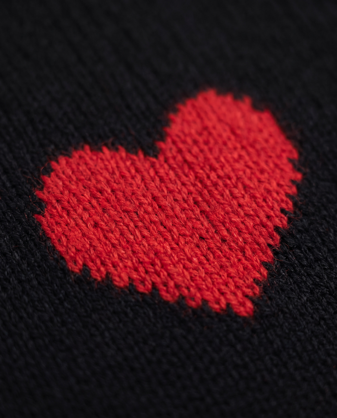 Elysia | Women’s Knit Jumper with Round Neck and Heart Pattern - fabric detail