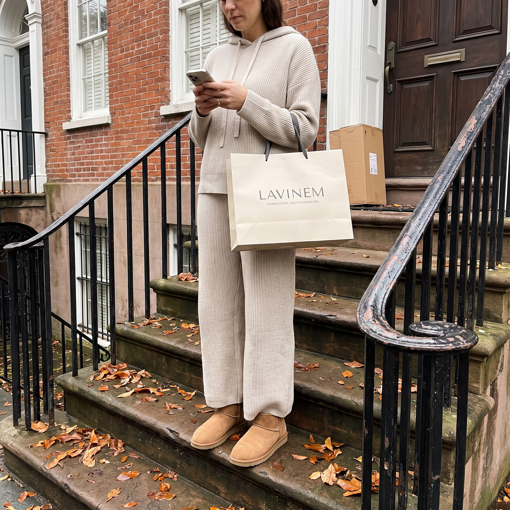 Customer photo: oatmeal ribbed knit two-piece set with a Lavinem shopping bag