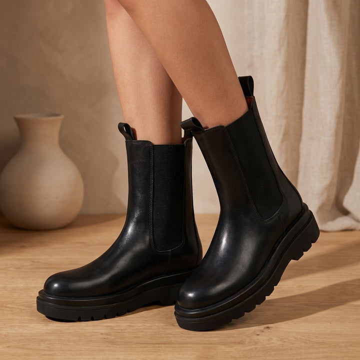 Women's Chunky Platform Chelsea Ankle Boots with Lug Sole