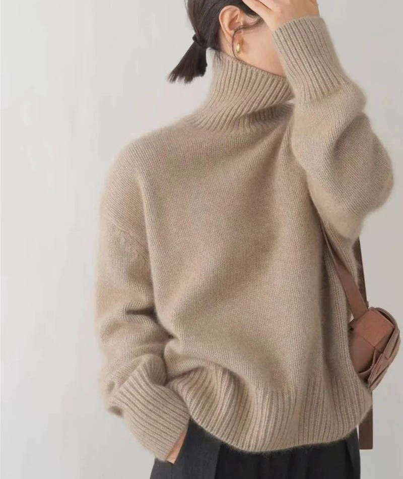 Women's Oversized Cashmere-Blend Turtleneck Sweater