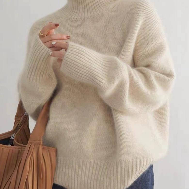 Women's Oversized Cashmere-Blend Turtleneck Sweater