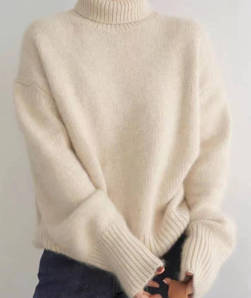 Women's Oversized Cashmere-Blend Turtleneck Sweater