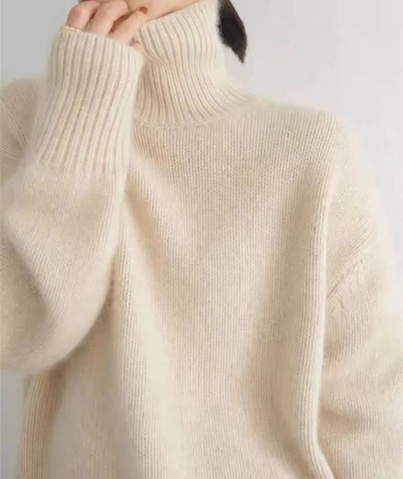 Women's Oversized Cashmere-Blend Turtleneck Sweater