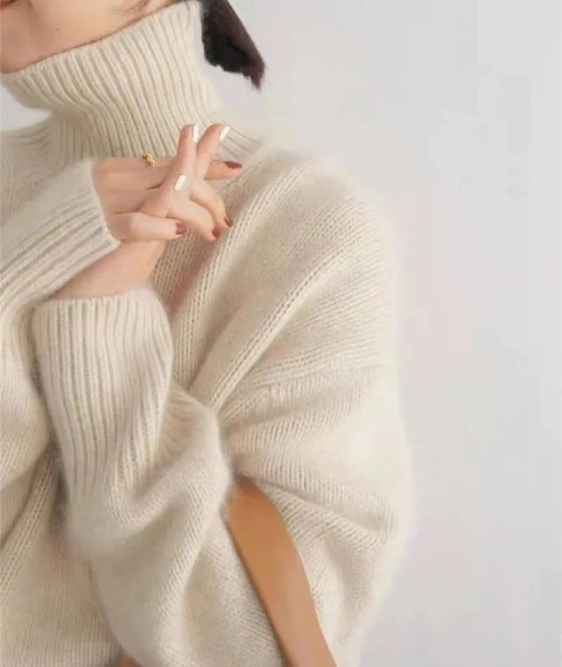 Women's Oversized Cashmere-Blend Turtleneck Sweater