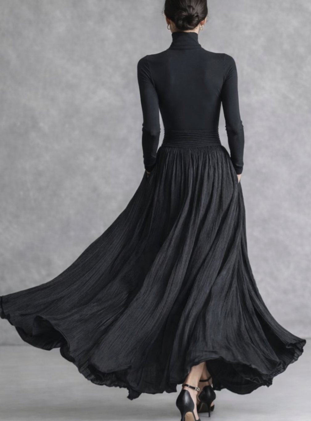 Women's Turtleneck Long-Sleeve Pleated Maxi Dress with Pockets