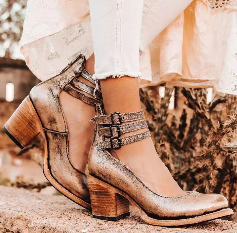 Women's Vintage Triple-Strap Block Heel Pumps