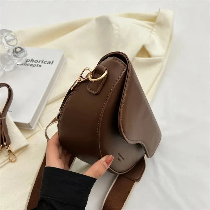 Lettice | Women's Half-Moon Saddle Crossbody Bag