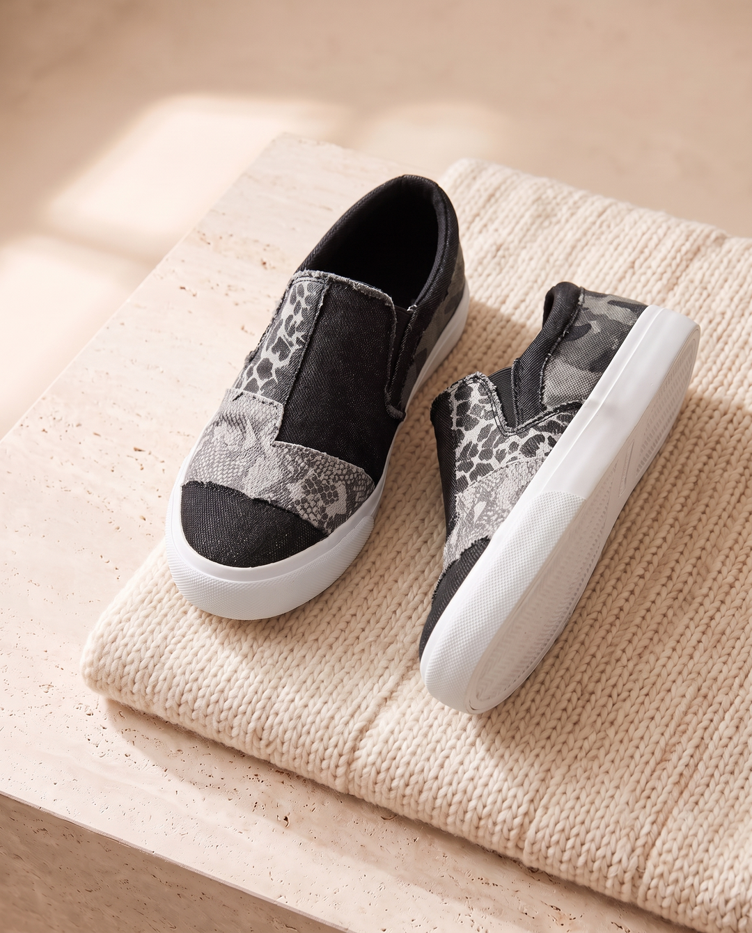 Raleigh | Women's Orthopedic Arch-Support Loafers for Walking in Black, pair, flat lay